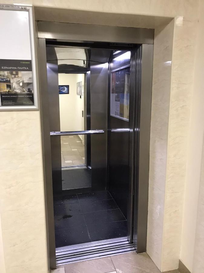 Vip In A New Building Near Lesi Ukrainki 7A Apartamento Kiev Exterior foto