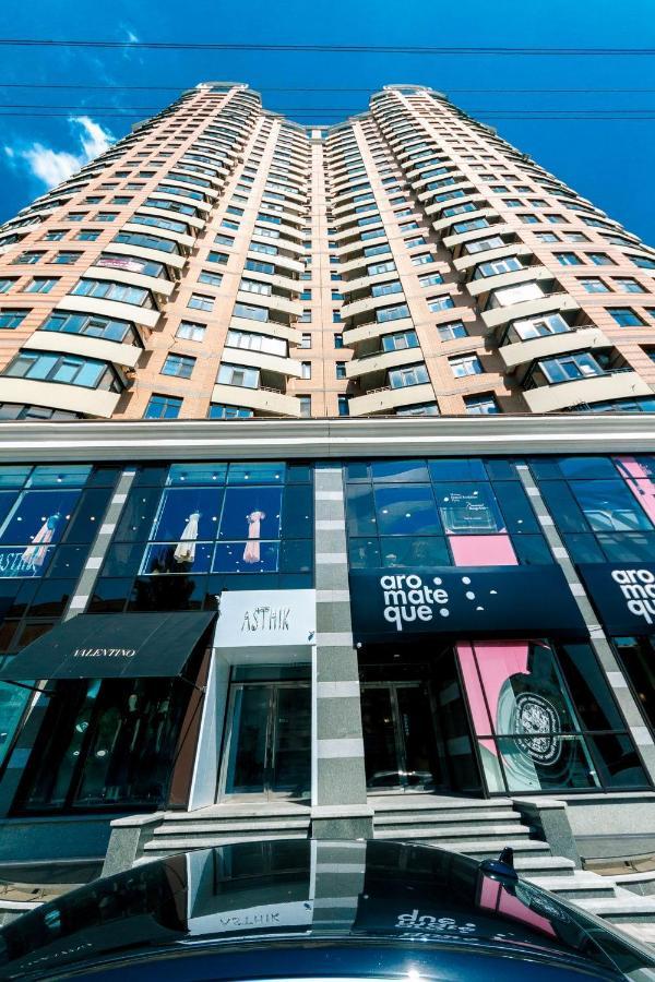 Vip In A New Building Near Lesi Ukrainki 7A Apartamento Kiev Exterior foto